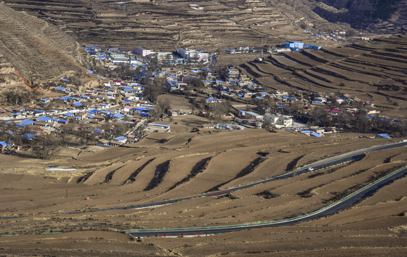 山村