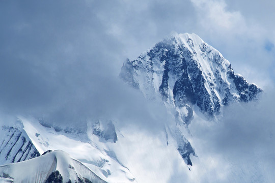 天山