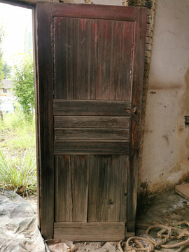 木质旧门