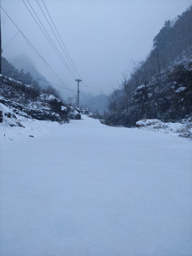 雪后的山村