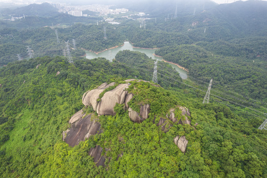 深圳凤凰山阿婆髻