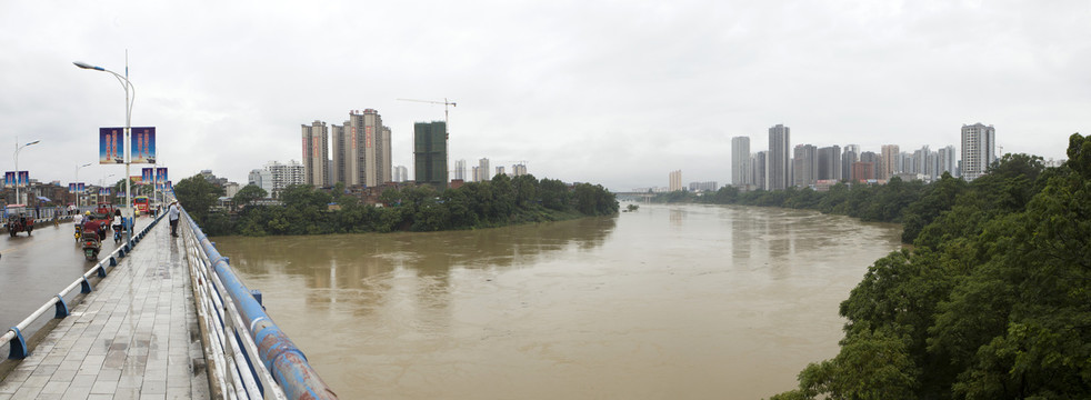 来宾红水河洪水