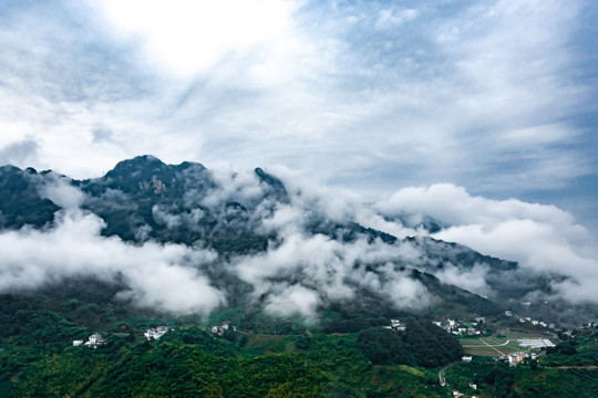 大山云雾