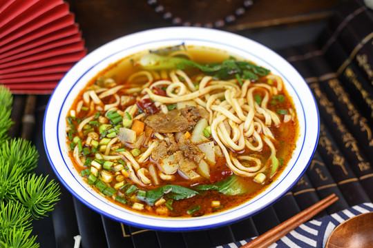肉丁臊子湯面