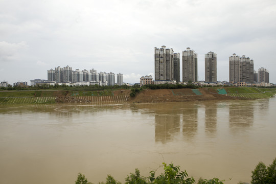 来宾红水河洪水