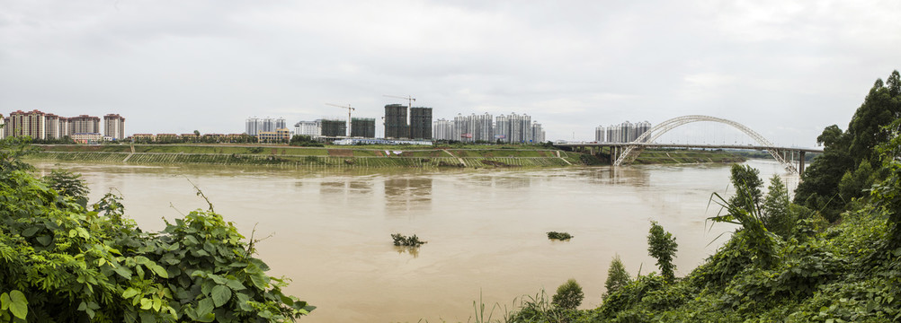来宾红水河洪水