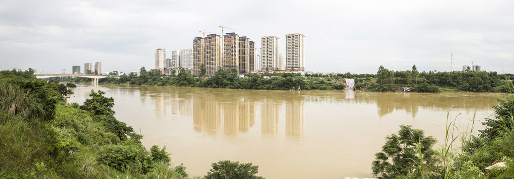 来宾红水河洪水