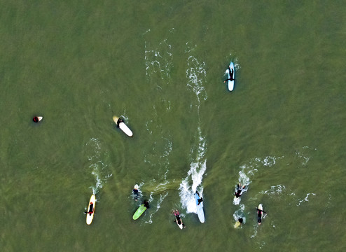 海上冲浪