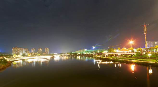 葫芦湖夜景