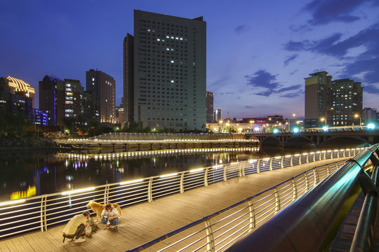 伊通河夜景