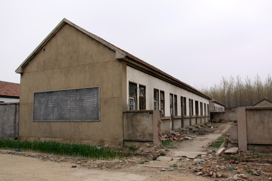 乡村废弃小学教室