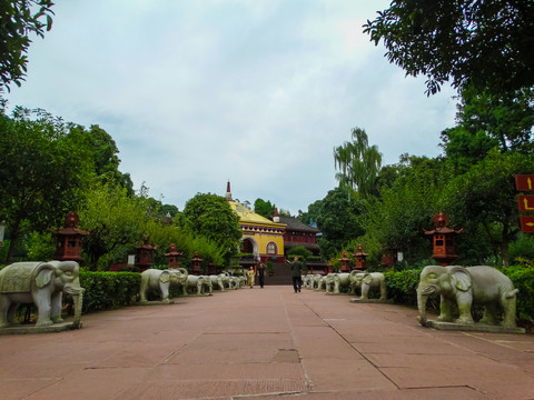 峨眉山万年寺石象