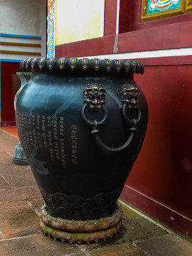 寺院水缸