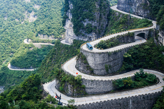 张家界天门山盘山公路