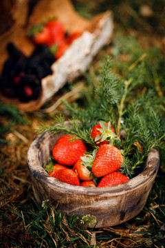 水果盘里的草莓