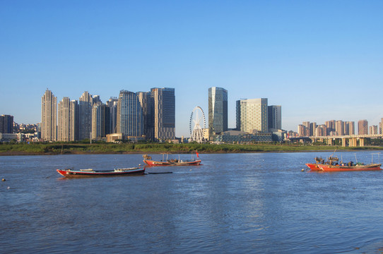 泉州城市天际线和江滨风景