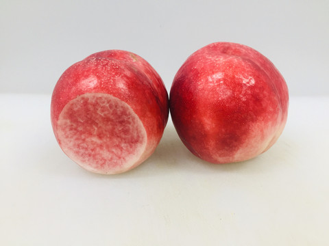 红肉油桃