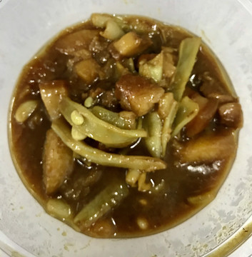 五花肉炖云豆土豆