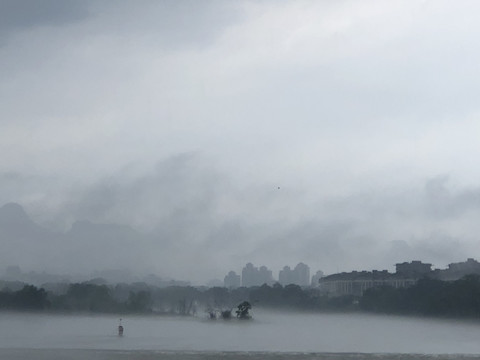 漓江烟雨