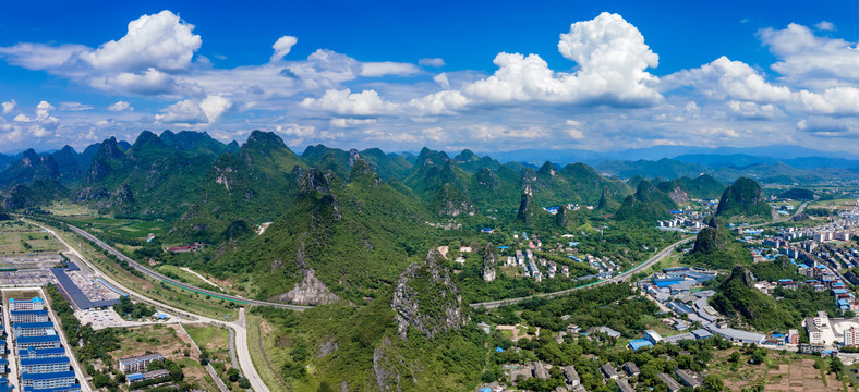 桂林的山峰自然风光