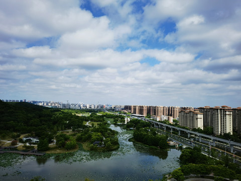 城市的夏天