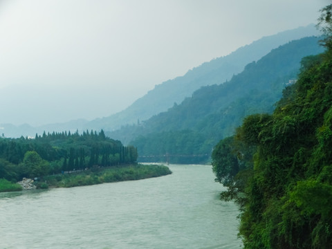 都江堰河流