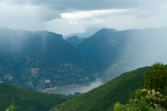 巫山山脉之山雨欲来