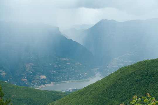 巫山山脉之山雨欲来