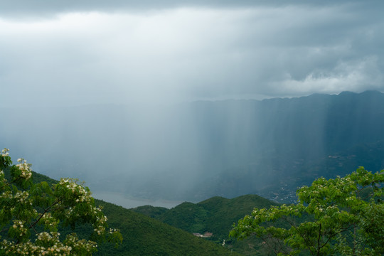 巫山山脉之山雨欲来