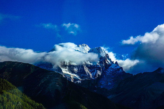 贡嘎雪山