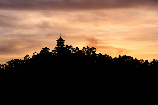 桥头莲湖公园夕阳