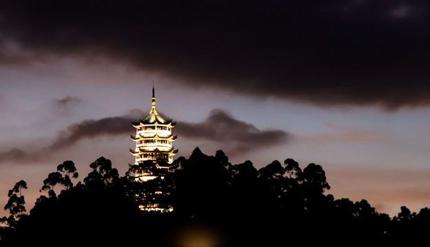 东莞桥头莲湖公园夜景