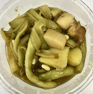 五花肉炖云豆土豆