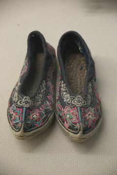 羌族棉单鞋