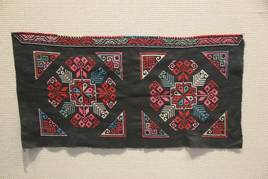 羌族长方形方巾