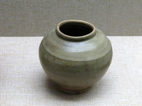 元代绿釉瓷罐