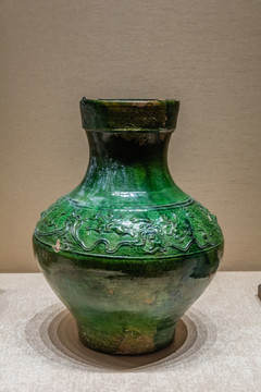 汉代绿釉狩猎纹陶壶