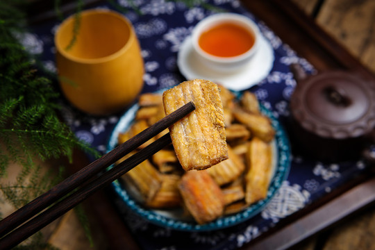 香酥营养带鱼酥