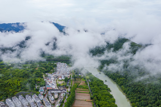 江南烟雨高山田园风光浙江仙都