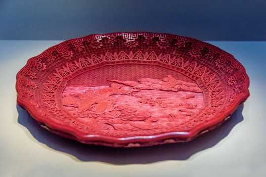 南京博物院清牛郎织女纹雕红盘
