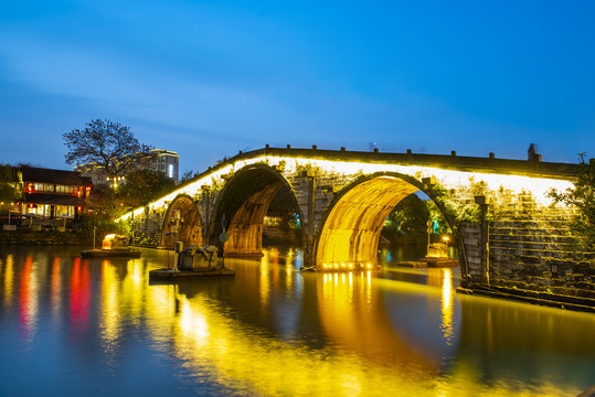 杭州历史古迹拱宸桥夜景