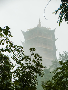 烟雨玉垒山