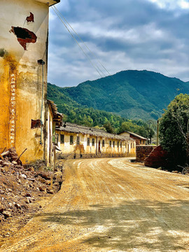 废弃煤矿厂区道路