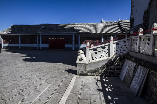 大理鸡足山寺庙的建筑