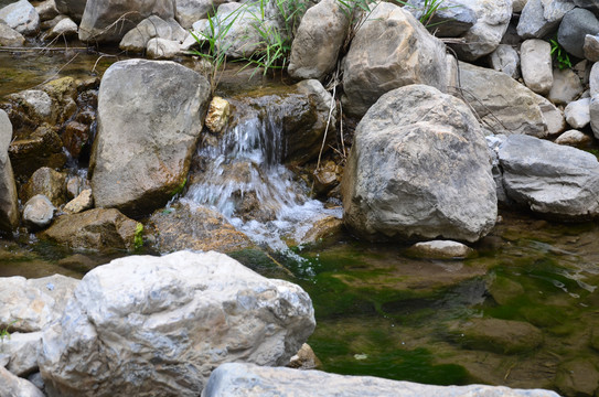 虎峪潭水