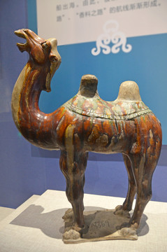 唐三彩陶骆驼