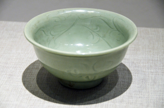 元代龙泉瓷碗