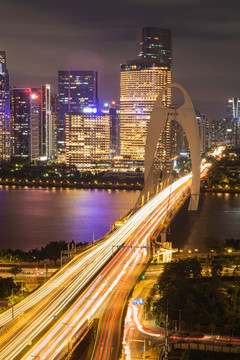 广州猎德大桥夜景与交通车流