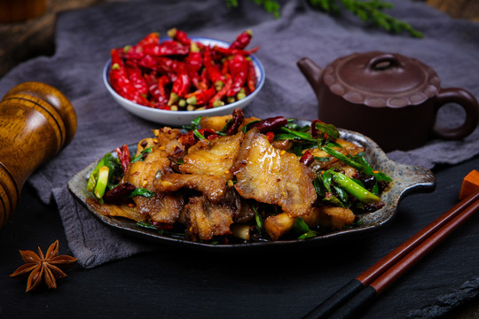 美味誘人蒜苗五花肉
