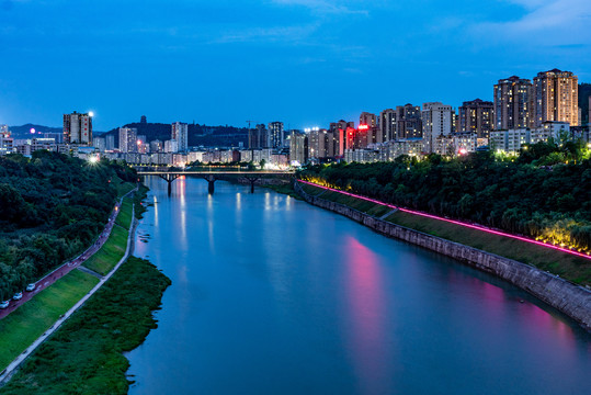 巴中巴河夜景